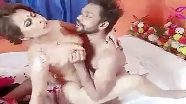 Hot Indian XXX couple have wedding night sex on camera