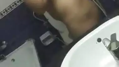 hot desi girl some bathroom videos