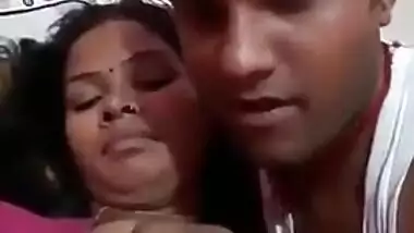 Desi Oriya Bhabhi sex clip with her secret boyfriend