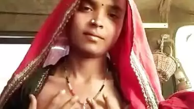 Today Exclusive- Horny Desi Bhabhi Showing Her Boobs And Masturbating Part 4