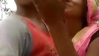 बुर मरवावे खातिर परेशान भौजी