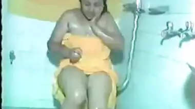 Indian Aunty 1083