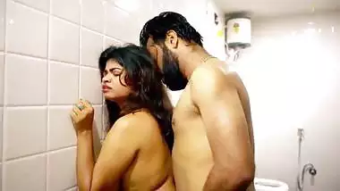 चीटिंग वाइफ की शावर सेक्स हिंदी क्सक्सक्स वीडियो