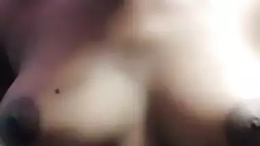 Round boobs college girl removing bra and topless