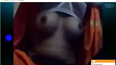 Big boobs NRI aunty exposed on skype