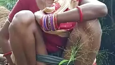 Odia Bhabhi pissing outdoors selfie video