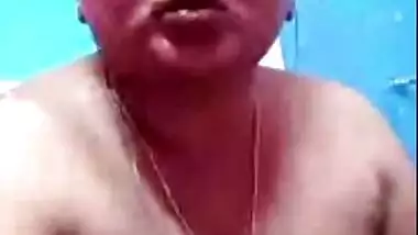 Horny Bhabhi Fingering on Video Call