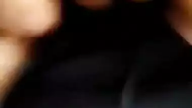 भोली लड़की के पपीते जैसे बूब्स से खेल बुर में ऊँगली की
