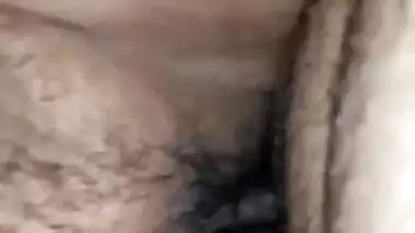 फिसला हुआ पति का लंड बीवी ने फिर से चूत में डाला