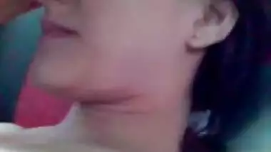 Hindi sex video of a college girl having outdoor fun in boyfriendâ€™s car