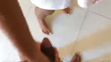 Desi Aunty in Towel Giving HJ