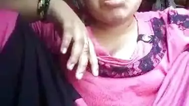 Desi cute village girl live show on selfie cam