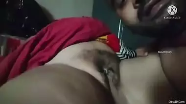 दुखी बूढी कामवाली का भोसडा चाटा जवान इंजीनियर ने