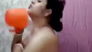 Indian chubby aunty bathing selfie