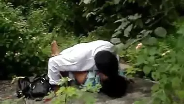 bhabhi ko forest mai choda