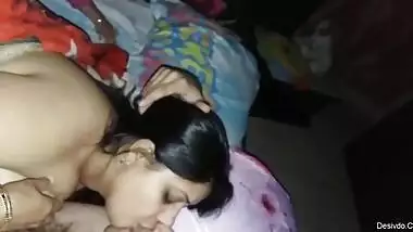 Desi housewife sloopy passionate kiss lip bitting and sucks lips