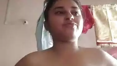 Hot delhi girl parnieeti showing boobs to lover