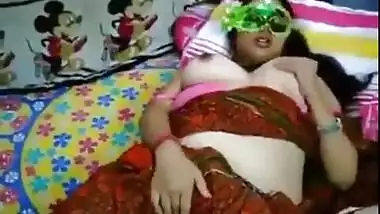 Village bhabhi’s hot masturbation