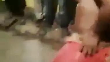 महाराष्ट्रीयन रंडी ने किया भरी भीड़ के सामने नंगा नाच