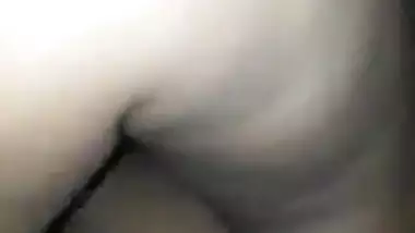 आदमी ने ककोल्ड दोस्त की बीवी उसी के सामने जमकर चोदी