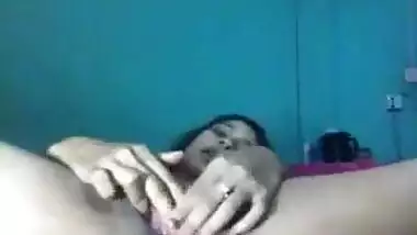 Indian girl masturbates XXX slit with fingers when there is no guy for sex