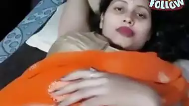 Bhabi Navel Tease On Live