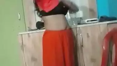 Desi Bhabhi Wearing Cloths