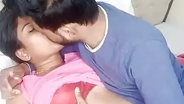 MAHI HOT LIVE