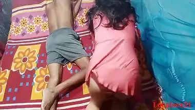 Insatiable Desi dude fucks his Kurta bhabhi hard for the amateur vid