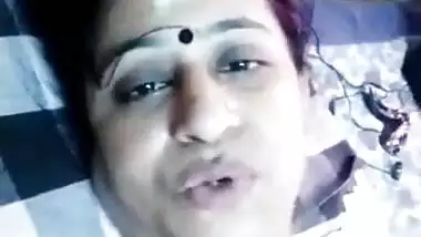 Tamil iyer maami feeding big boobs viral MMS