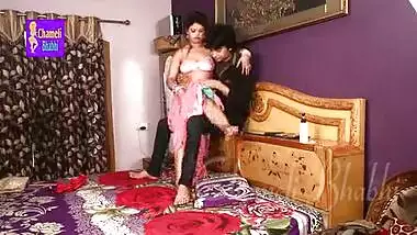 Sexy Bhabhi Chameli And Bra Salesman