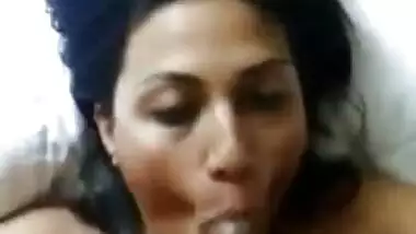 tamil escort girl sucking customer cock in hotel