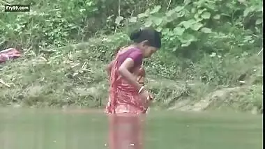 Village Bhabhi Ganga Shower