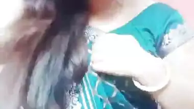 Desi Girl Sexy Navel in Saree