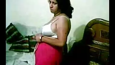 amateur pakistani wife mid night sex mms scandal