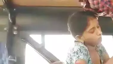 ऑटो के अंदर राजस्थानी भाभी की जोरदार चुदाई