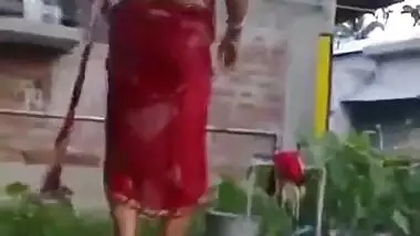 Tamil Cute Mommy Milf Rides on White Cock (new)