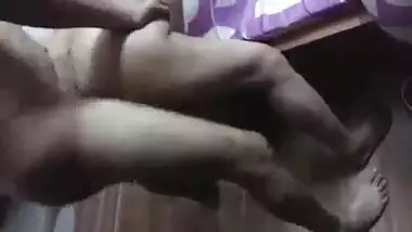 औरत ने अपने बेटे के दोस्त से चुदाई