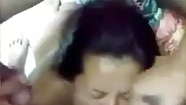 Desi Aunty on Bukkake Action