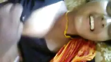 सुंदर भारतीय सेकस विडियो देसी बंगाली साथ भारतीय चाची सेक्सी स्तन को उजागर