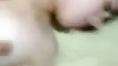 क्यूट नेपाली लड़की जबरदस्त हुई चुदाई से थक गई
