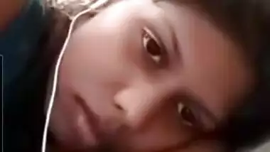 Cute Lankan Girl Shows Her Boobs