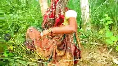 आंटी की जंगल में जोरदार चुदाई