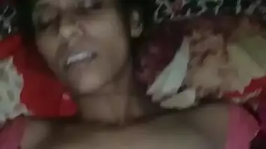 Slim Indian village Bhabhi fucking Desi MMS