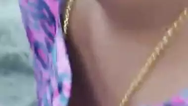 desi aunty bra visible in beach side