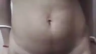 Sexy Bhabi Showing her big boob