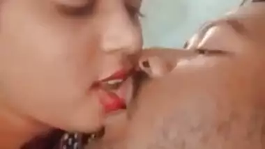 Today Exclusive- Desi Couple Kissing