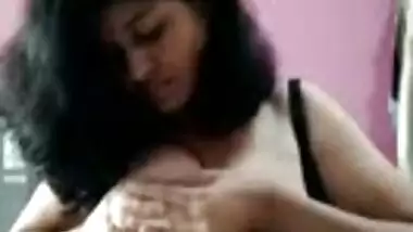 Super Hot Desi Girl Play With Her Boobs new Leaked MMS