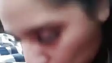 Desi secretary engulfing dick of manager inside car