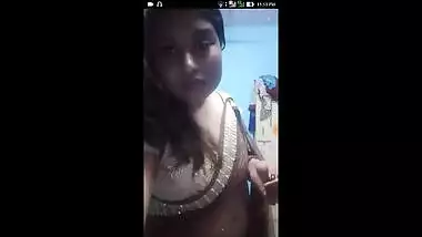 BUSTY SHERNI ne vi aaaj aapna big boobs ke sath deep naviii dikhaa dii !!